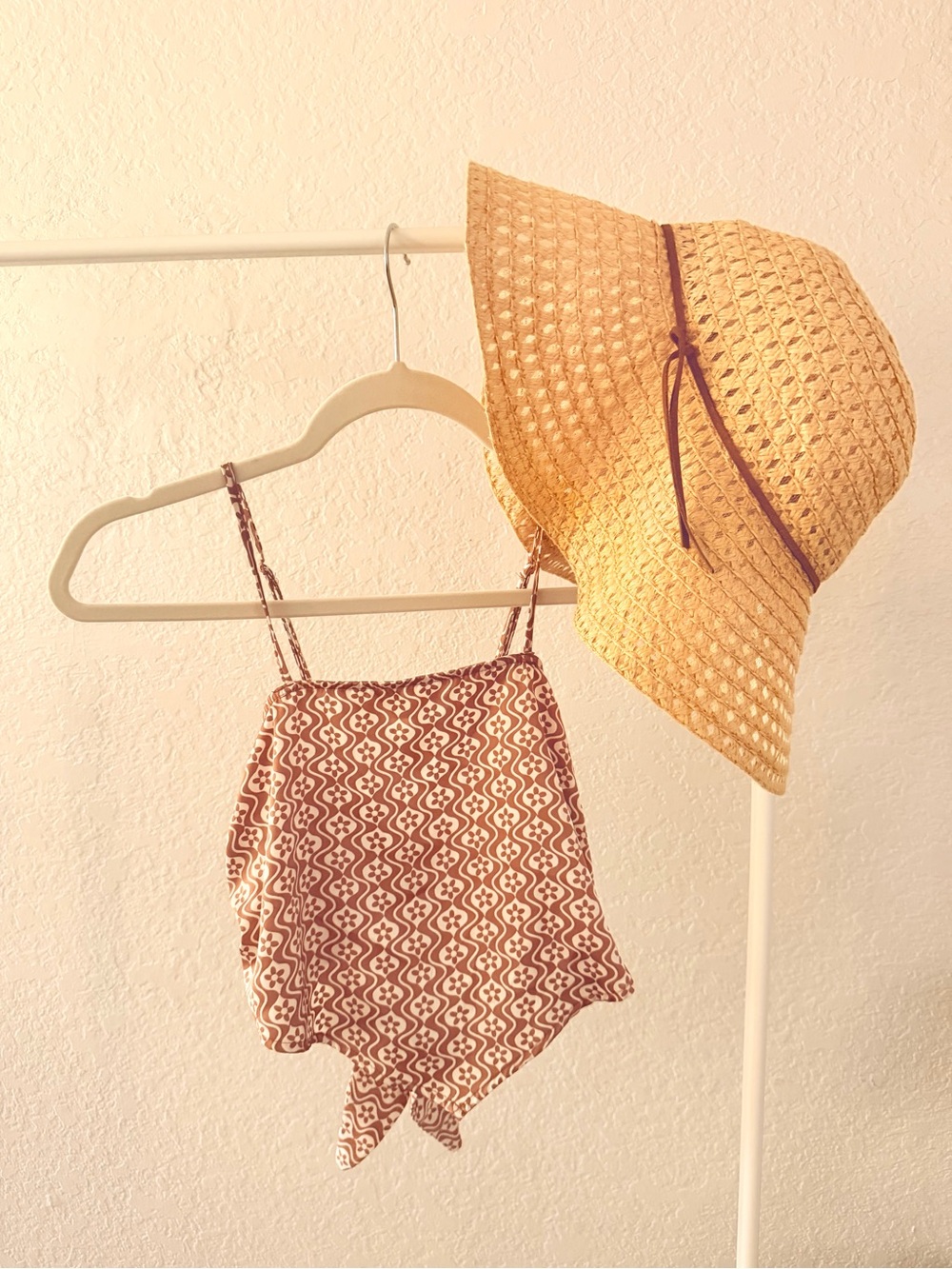 Pink Rose Patterned Sleeveless Crop Top - Brown & Cream